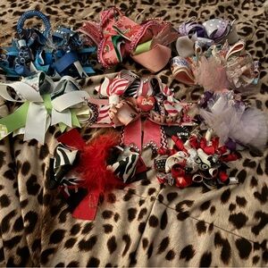 9/$5Assorted Disney, Barbie, hello kitty, etc Hair Bow